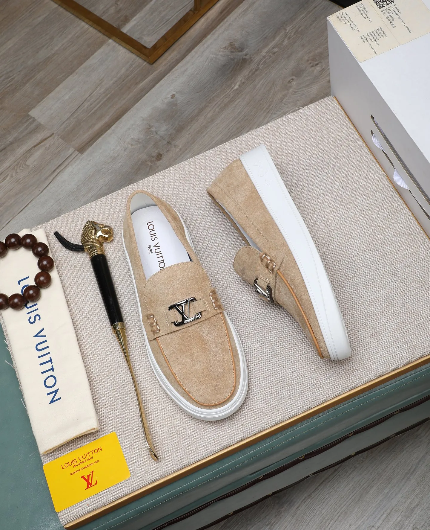 Men's shoes 💰440 📛📛【LOUIS VUITTON】Louis Vuitton official website synchronized new products 👟Milan fashion catwalk style 🇰🇾🇰🇾LV family logo, celebrity style, a must-have for fashionistas ⚠️First-layer calfskin ➕Genuine leather lining ➕Official website original version special outsole 👞Number 38-44